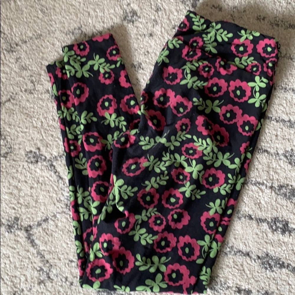 LuLaRoe Tall and Curvy Leggings